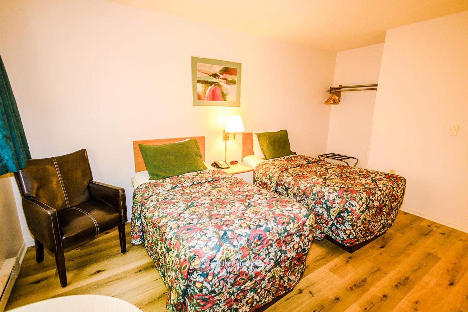 Mountain Host Motor Inn Iron Mountain Quarto foto