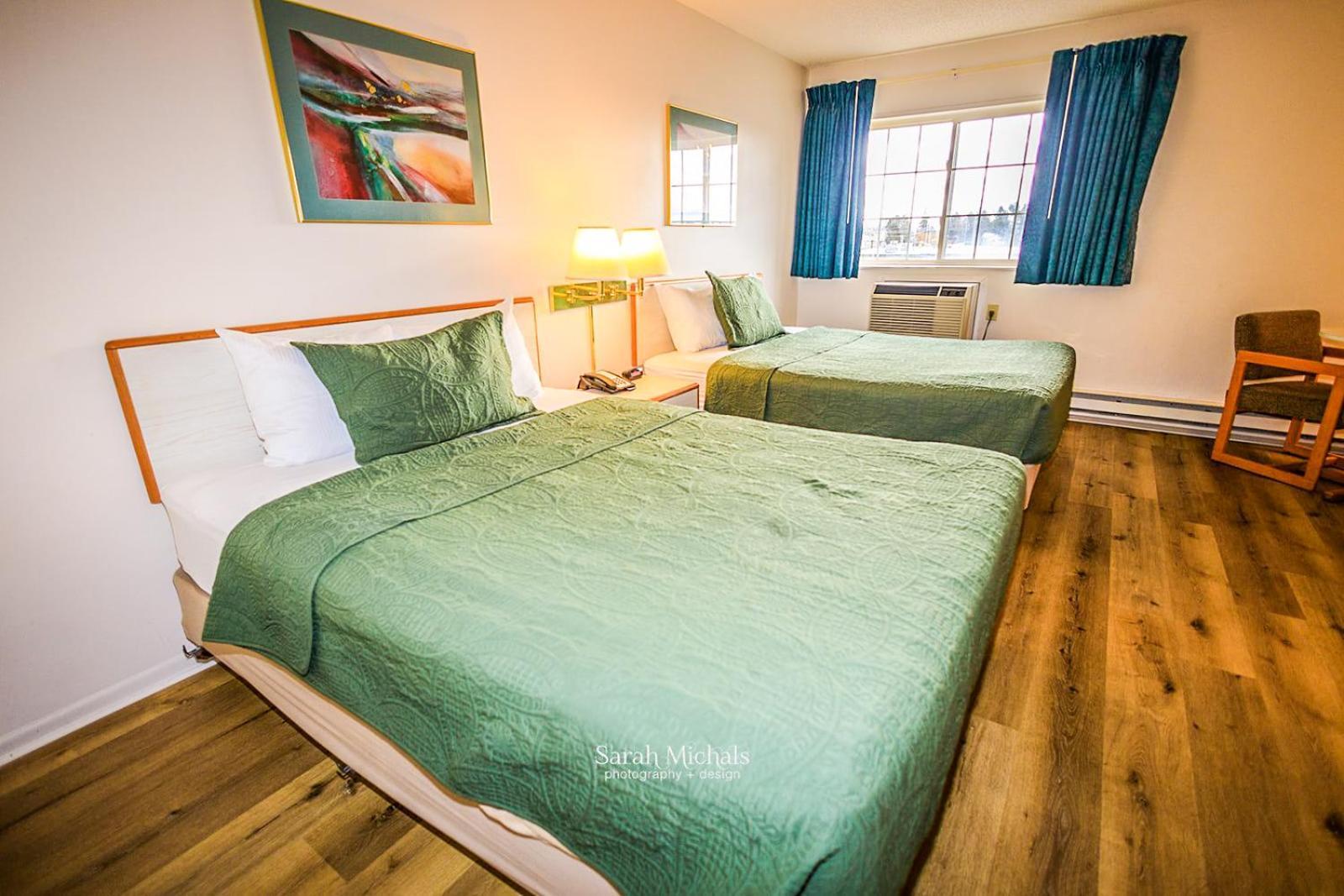 Mountain Host Motor Inn Iron Mountain Quarto foto