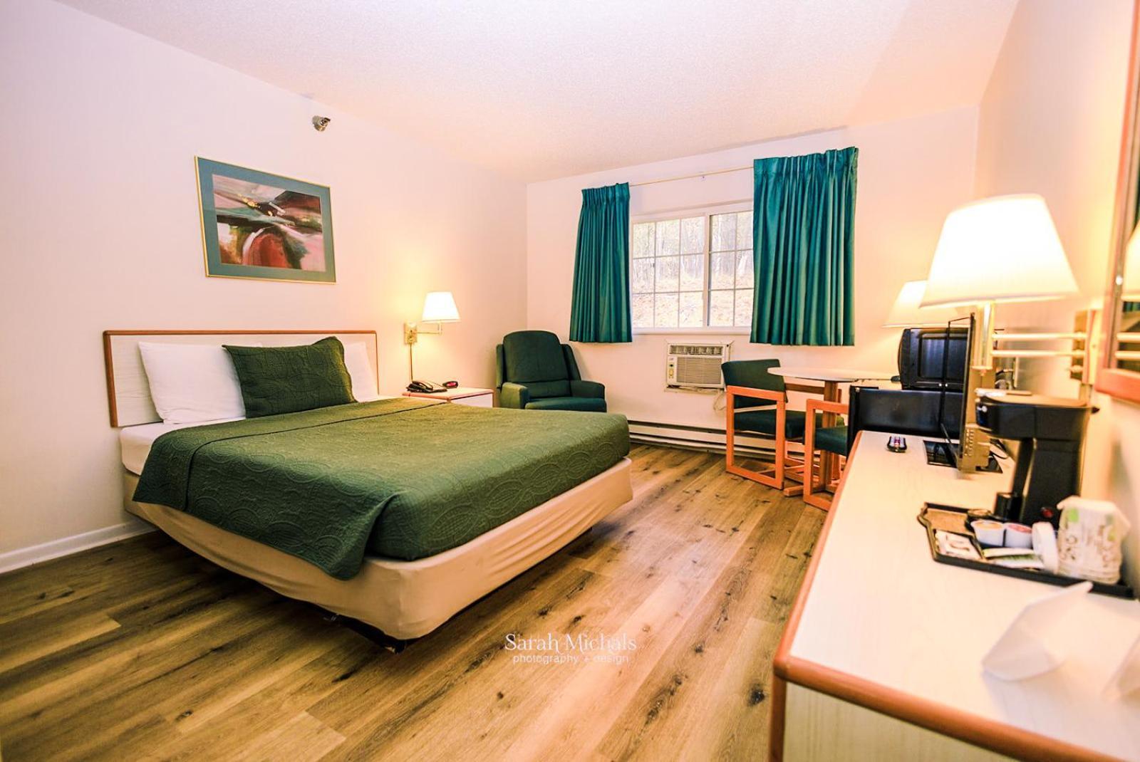 Mountain Host Motor Inn Iron Mountain Quarto foto
