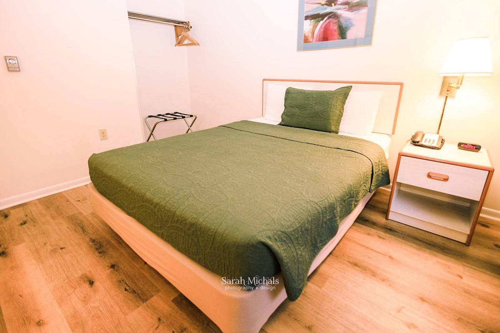 Mountain Host Motor Inn Iron Mountain Quarto foto